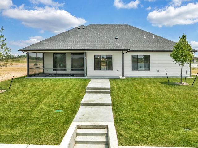 8357 W Waterway Ct, Maize, KS 67101