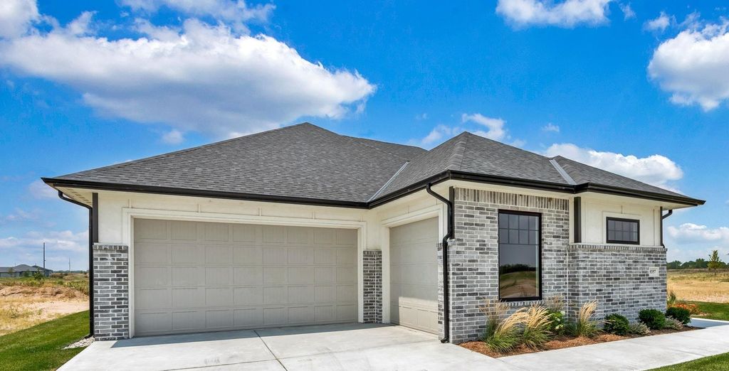 8357 W Waterway Ct, Maize, KS 67101