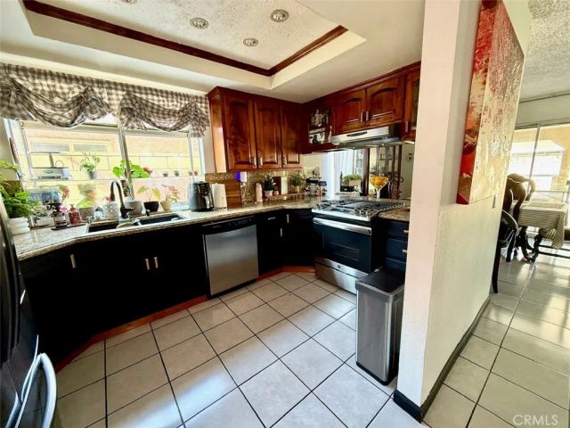 1705 Edgefield, Perris, CA 92571