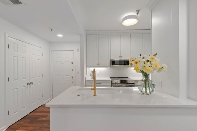 2025 Woodmont Blvd Apt 101, Nashville, TN 37215