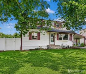 65 Hilliard Road, Old Bridge, NJ 08857