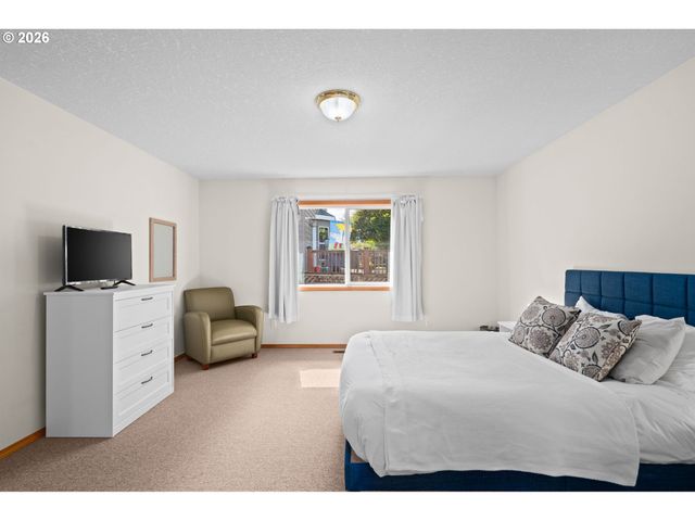 5087 Se 16TH Dr, Gresham, OR 97080