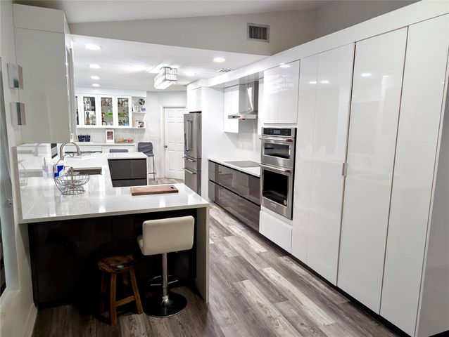 6421 CROSSBOW Court, Davie, FL 33331