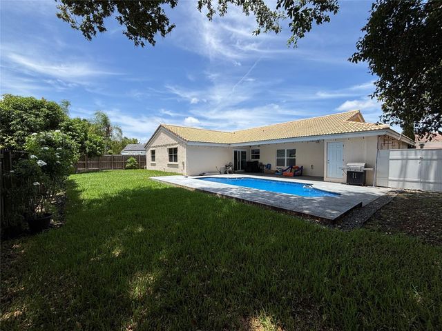 6421 CROSSBOW Court, Davie, FL 33331