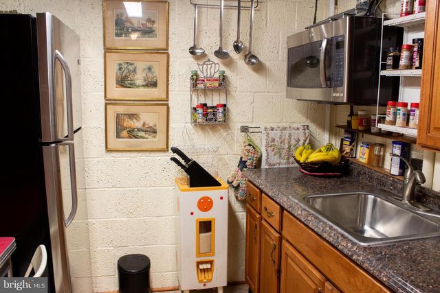 526 S CARLIN SPRINGS RD, Arlington, VA 22204