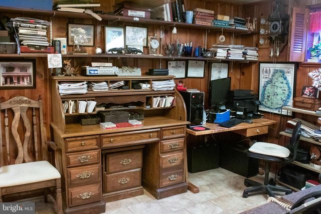 526 S CARLIN SPRINGS RD, Arlington, VA 22204