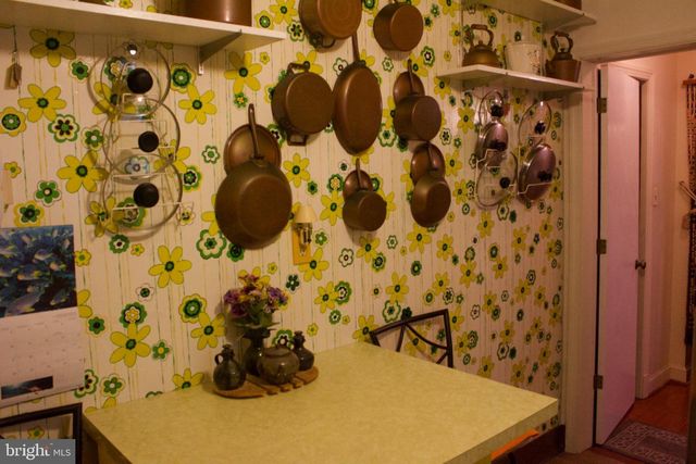 526 S CARLIN SPRINGS RD, Arlington, VA 22204