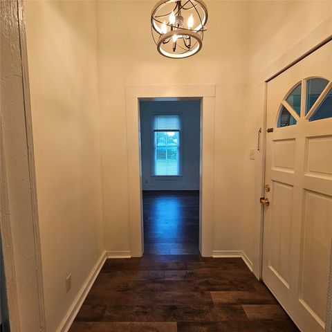 401 Shaw ST, Taylor, TX 76574