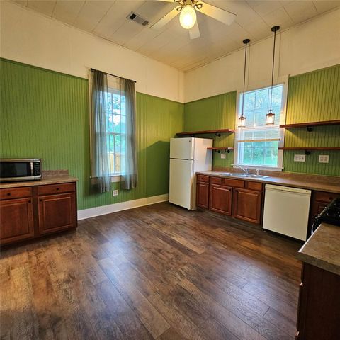 401 Shaw ST, Taylor, TX 76574