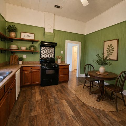 401 Shaw ST, Taylor, TX 76574