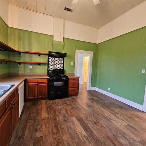 401 Shaw ST, Taylor, TX 76574