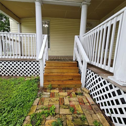 401 Shaw ST, Taylor, TX 76574