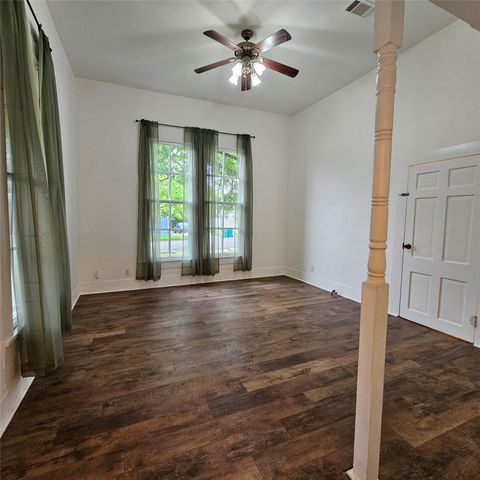 401 Shaw ST, Taylor, TX 76574
