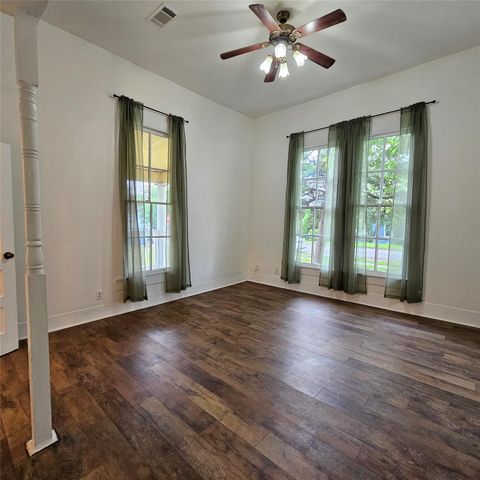 401 Shaw ST, Taylor, TX 76574