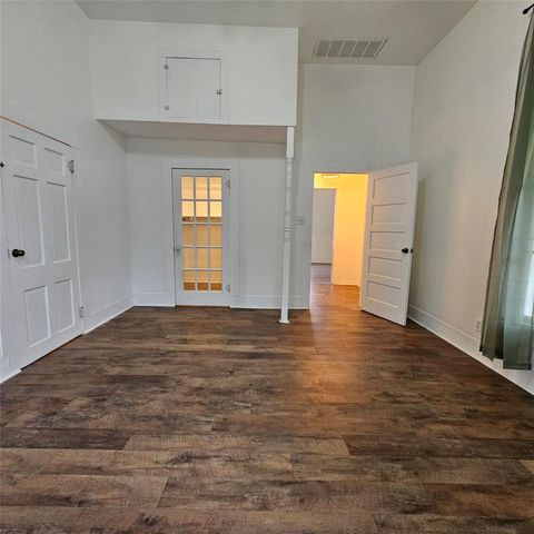 401 Shaw ST, Taylor, TX 76574