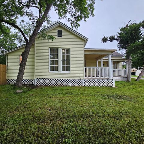 401 Shaw ST, Taylor, TX 76574