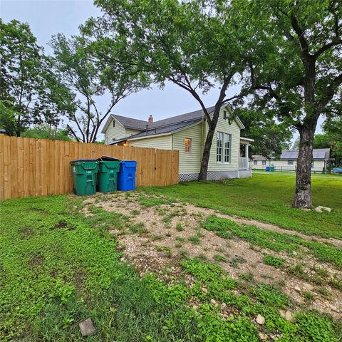 401 Shaw ST, Taylor, TX 76574
