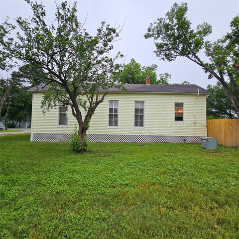 401 Shaw ST, Taylor, TX 76574
