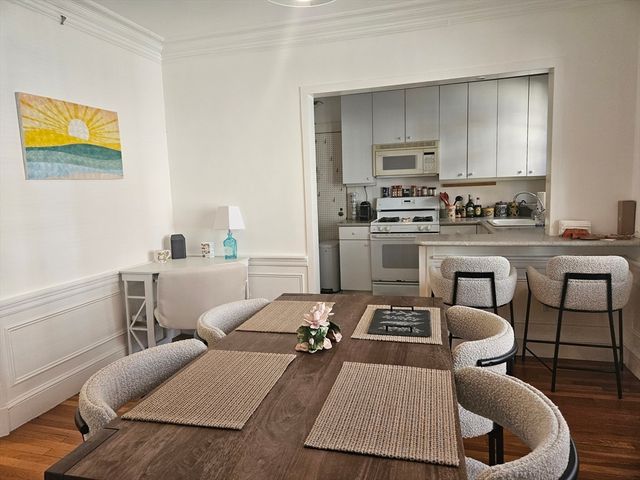 77 Martin St. 6, Cambridge, MA 02138