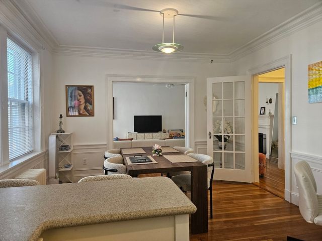 77 Martin St. 6, Cambridge, MA 02138