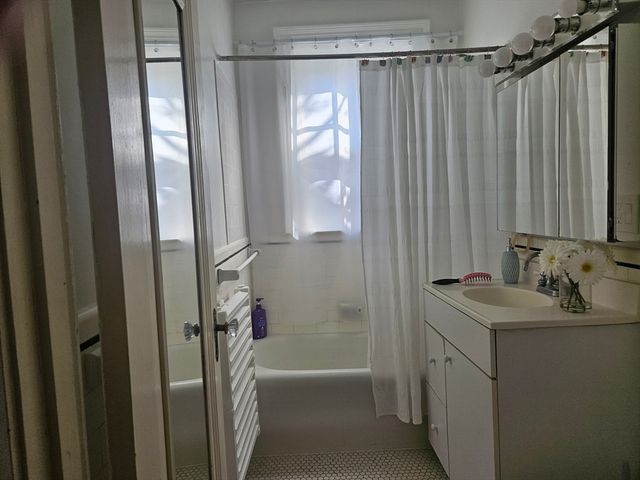 77 Martin St. 6, Cambridge, MA 02138