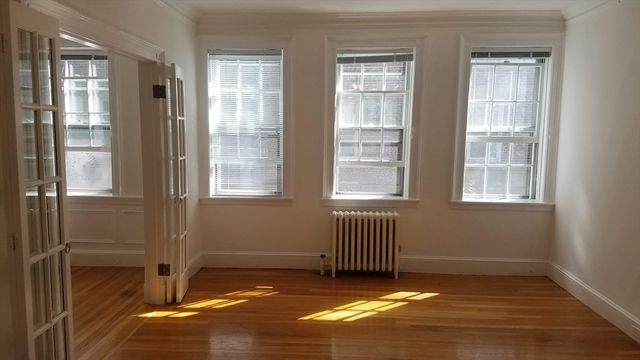 77 Martin St. 6, Cambridge, MA 02138