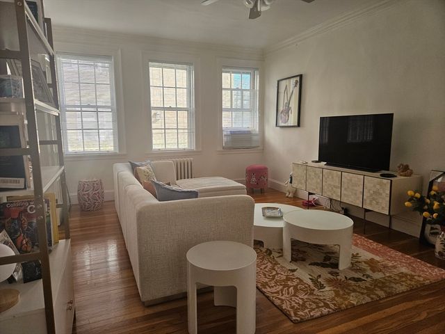 77 Martin St. 6, Cambridge, MA 02138