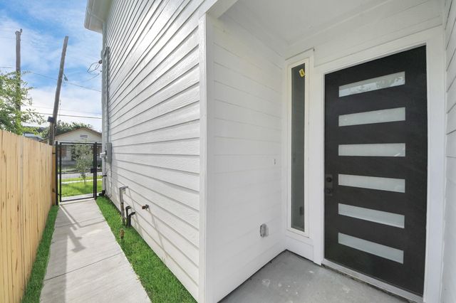 1917 West Street, Houston, TX 77026