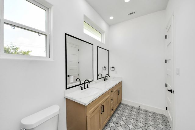 1917 West Street, Houston, TX 77026