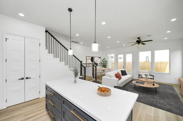 1917 West Street, Houston, TX 77026