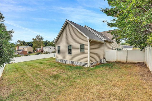 5244 Sundance RD, Salem, VA 24153