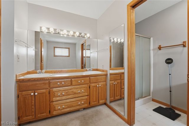 28 Lake Park Road, Conneaut, OH 44030