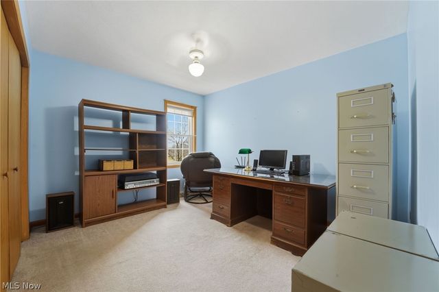 28 Lake Park Road, Conneaut, OH 44030