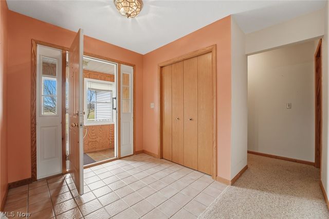 28 Lake Park Road, Conneaut, OH 44030