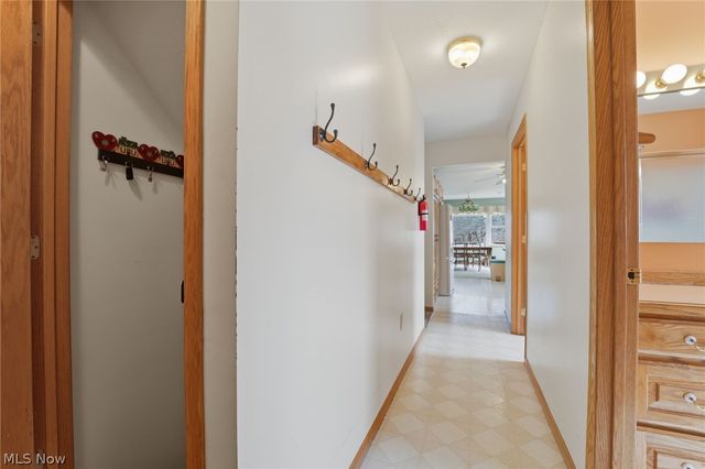 28 Lake Park Road, Conneaut, OH 44030