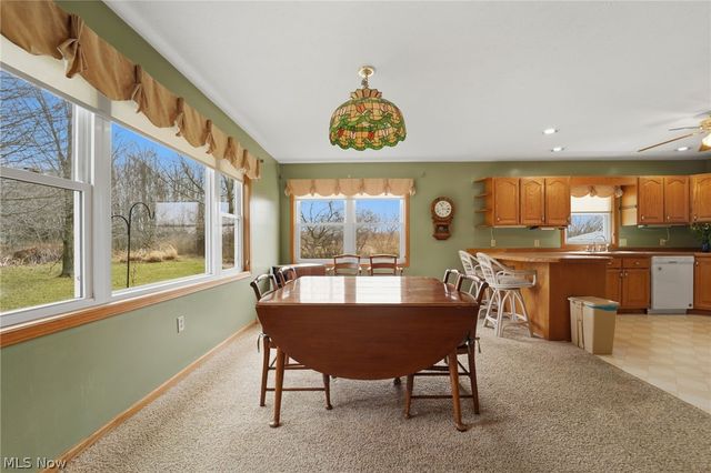 28 Lake Park Road, Conneaut, OH 44030