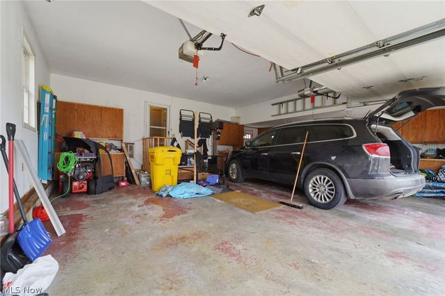 28 Lake Park Road, Conneaut, OH 44030