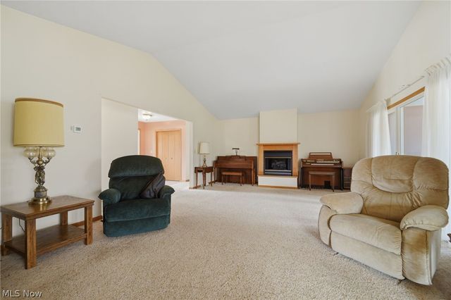 28 Lake Park Road, Conneaut, OH 44030