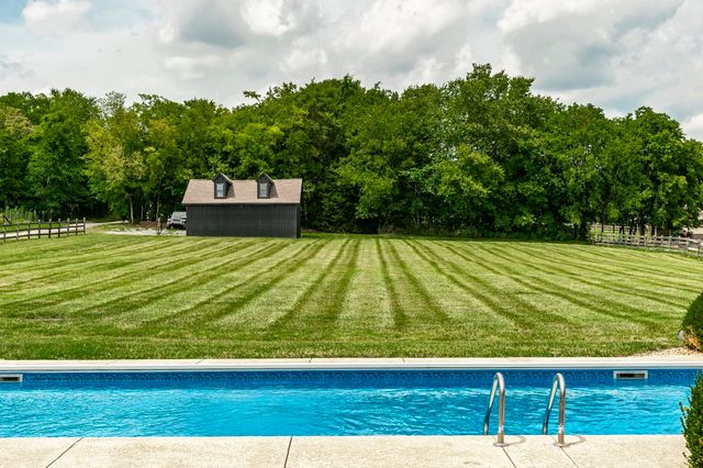 2436 Long Hollow Pike, Hendersonville, TN 37075