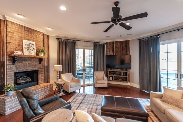 2436 Long Hollow Pike, Hendersonville, TN 37075