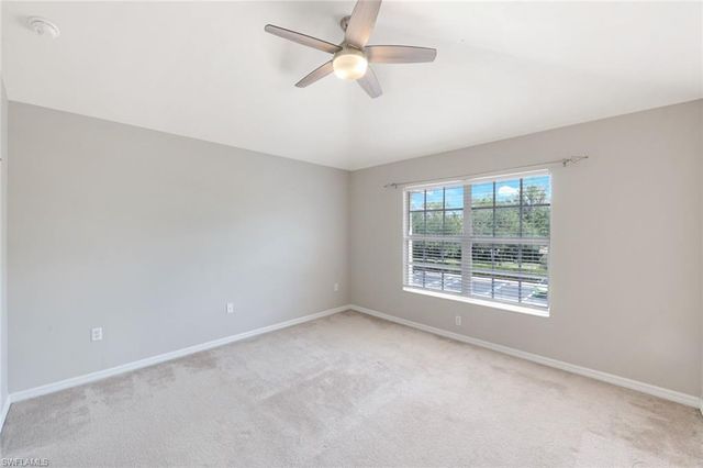 1088 Oxford LN 48, Naples, FL 34105
