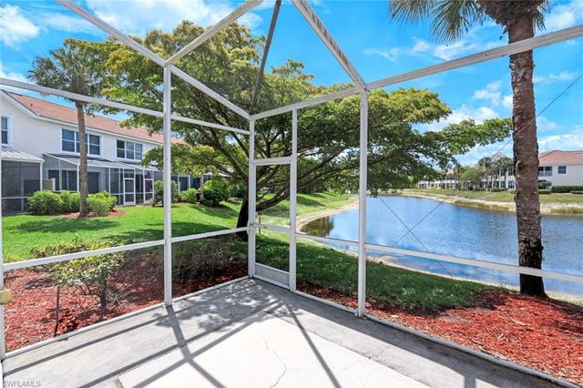 1088 Oxford LN 48, Naples, FL 34105