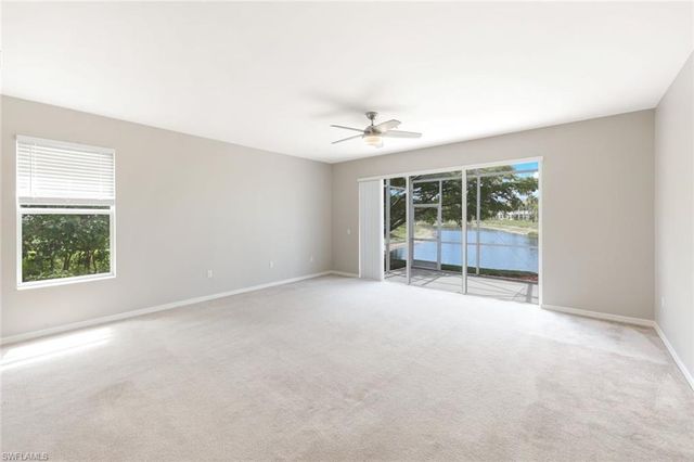 1088 Oxford LN 48, Naples, FL 34105