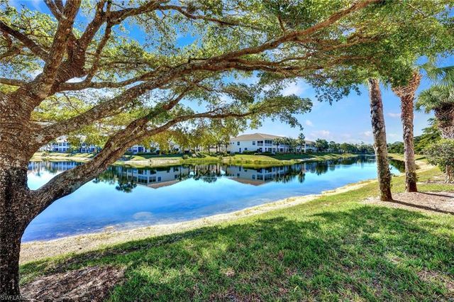 1088 Oxford LN 48, Naples, FL 34105
