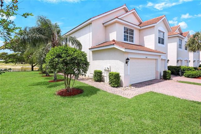 1088 Oxford LN 48, Naples, FL 34105