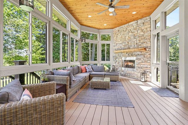 4945 S Stockbridge Drive, Saint Joseph, MI 49085