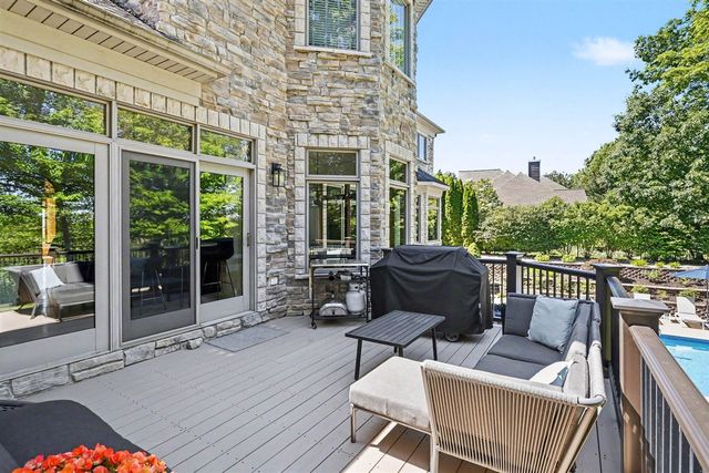 4945 S Stockbridge Drive, Saint Joseph, MI 49085