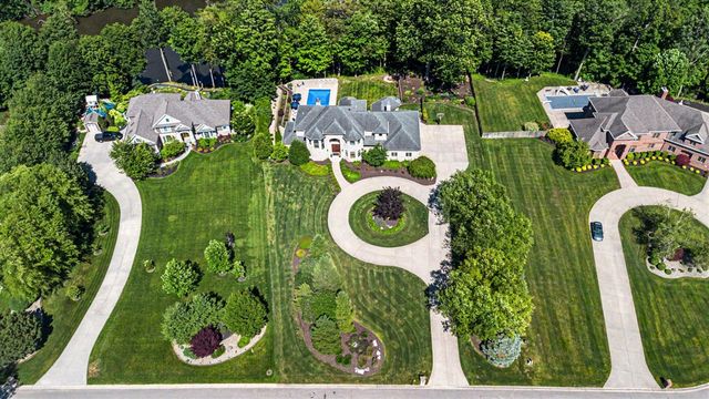 4945 S Stockbridge Drive, Saint Joseph, MI 49085