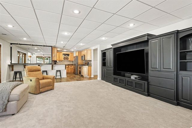 4945 S Stockbridge Drive, Saint Joseph, MI 49085