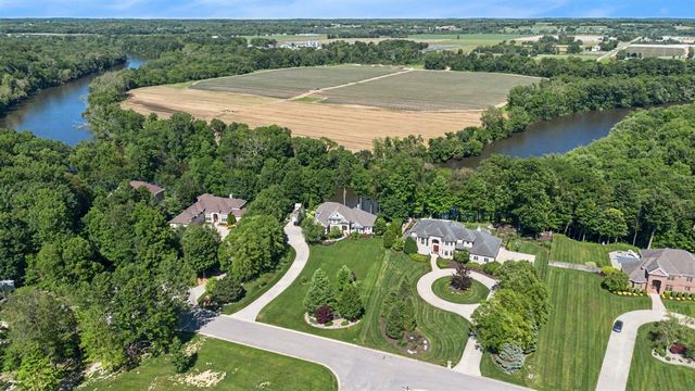 4945 S Stockbridge Drive, Saint Joseph, MI 49085